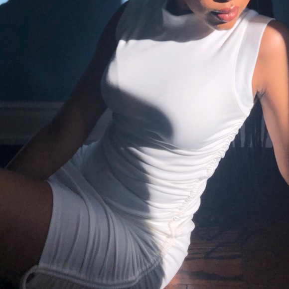 White Midi Dress w/ Ajustable side strings - Picture 2 of 3